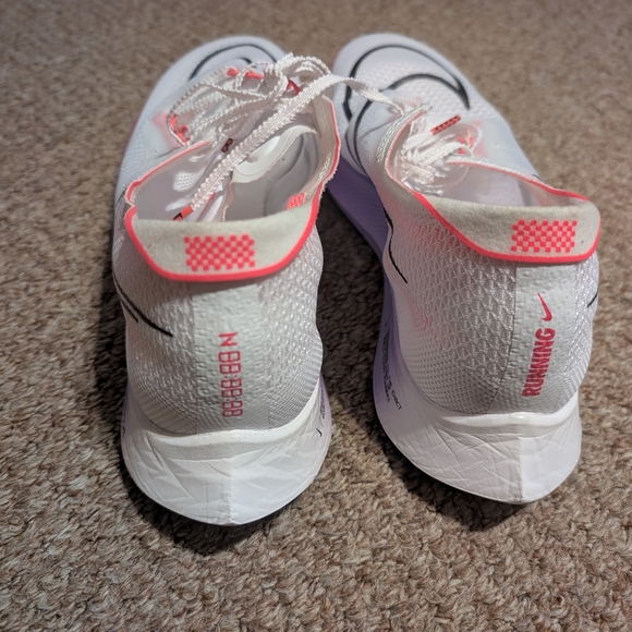 Nike White and Pink Athletic Shoes main image 5